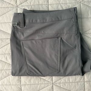 Lululemon ABC Classic-Fit Pant 32"
*Warpstreme